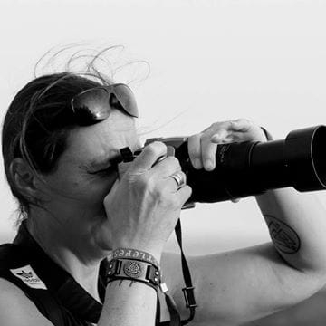Saskia WodanAlpha natuurfotograaf met camera Nederlandse natuur
